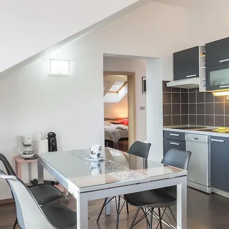 Pavicic Tudor * Hvar Town